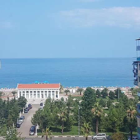 Apartment On Khimshiashvili 11A Batumi Eksteriør billede