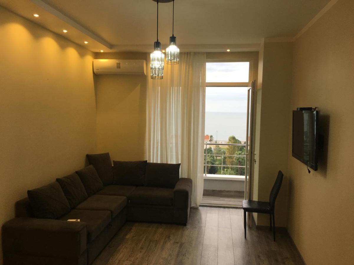 Apartment On Khimshiashvili 11A Batumi Eksteriør billede
